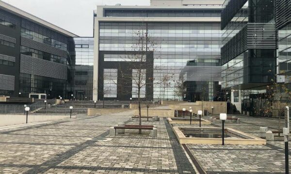 Ish-ministri dhe gjashtë zyrtarët e arrestuar për korrupsion sot dalin para gjykatës, seanca nis në ora 12:00