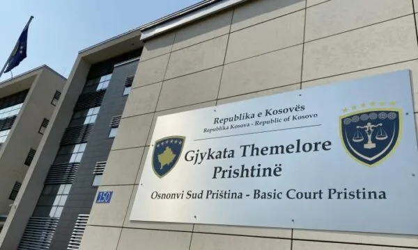 Nis gjykimi në mungesë ndaj ish-drejtorit të Burgut të Qarkut në Prishtinë dhe dy ish-gardianëve, të akuzuar për krime lufte