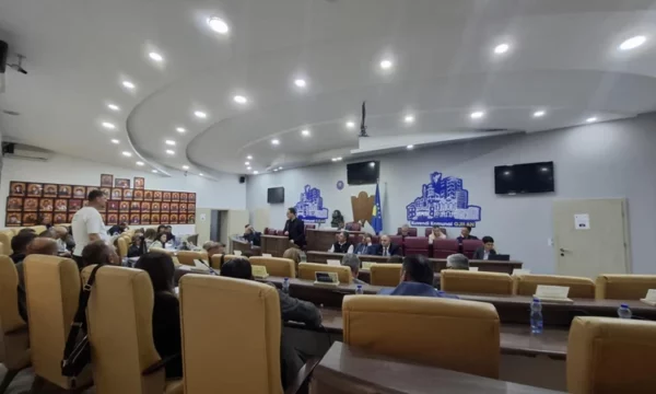 Rashiti i PDK-së: Kaosi institucional në Gjilan po vazhdon, është anuluar seanca e Kuvendit Komunal