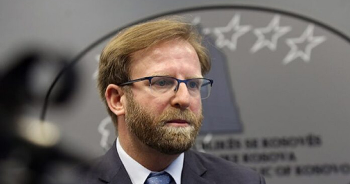 “Bota do shtrëngojë masat ndaj Albin Kurtit”, Abazi: Kryeministri është njeriu më toksik në politikën e Kosovës