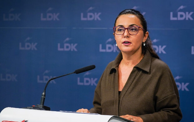 Lushaku thotë se Rozeta Hajdari e ka sfiduar hapur shtetin ligjor me mosparaqitjen në seancën gjyqësore