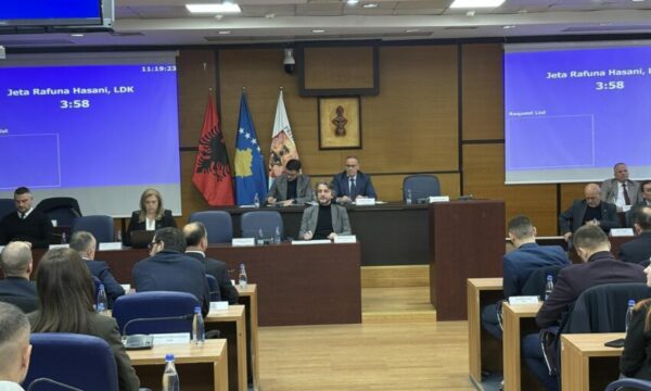 Komuna e Prishtinës vendos t’i japë në shfrytëzim 5288 prona