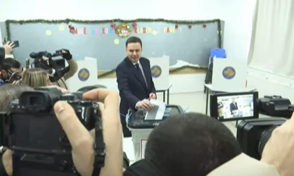Voton kryetari i LDK-së, Lumir Abdixhiku