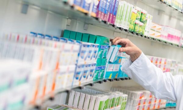 Mungesat në listën esenciale të barnave janë rritur 200 %, pavarësisht rritjes së buxhetit, thotë kryetari i Odës së Farmacistëve