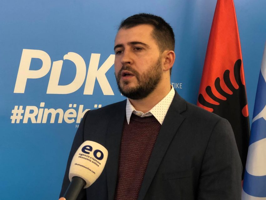 Lushtaku kërkon që deputetëve t’u bëhet testi se a përdorin substanca narkotike – kjo është arsyeja