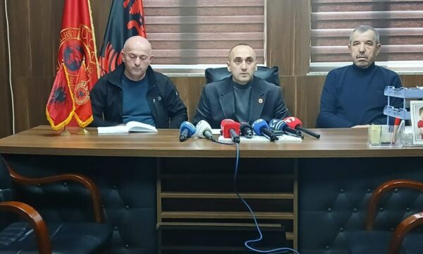 “Mos kaloni nga Serbia, nuk ka kush ju del zot”, Syla për arrestimet e shqiptarëve