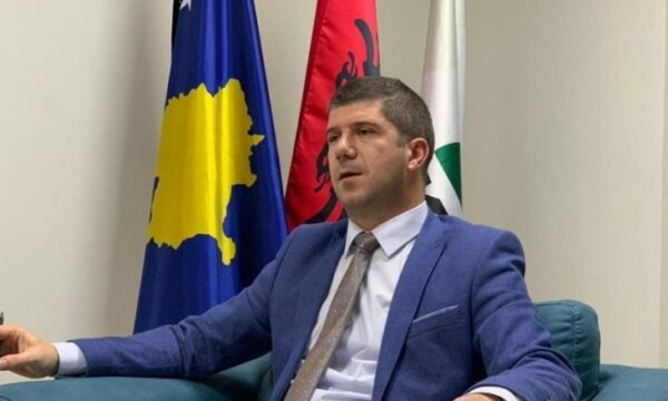 Ish-drejtori i KEK-ut e quan Mujën sekser: Sa e drejtova unë kompaninë, nuk u rritën faturat e s’u importuan 800 milionë euro rrymë