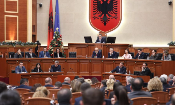 Parlamenti shqiptar miraton buxhetin më të madh ndonjëherë