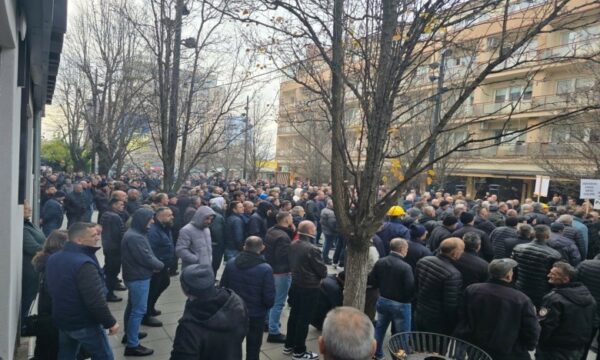 Punëtorët e KEK-ut sot në protestë