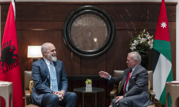 Rama në Jordani, pritet nga Mbreti Abdullah II