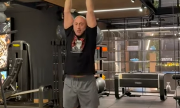 Ramush Haradinaj nga palestra e kërkon votën për AAK’në