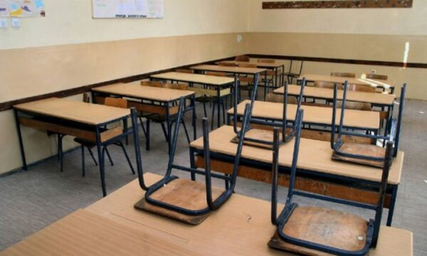 Lushaku: Për katër vjet, Kosova ka humbur plot 28,670 nxënës – mbi 400 mësimdhënës janë larguar nga sistemi