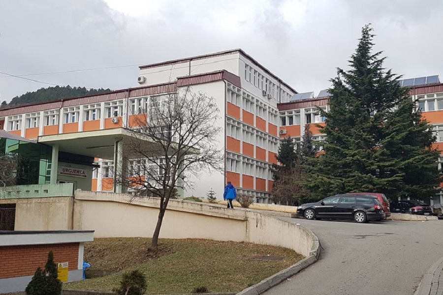 Plagoset një person në Pejë, ndodhet në emergjencë