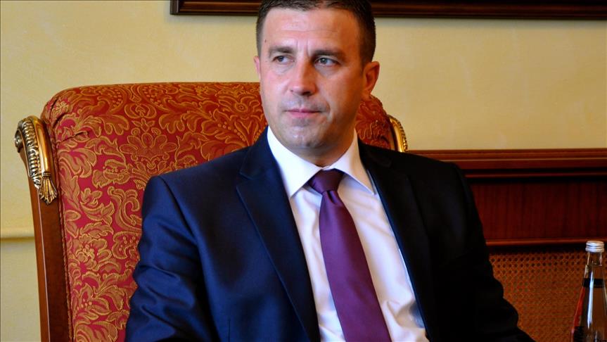Demiri nga VAKAT: Ena e ka nënën boshnjake, s’ka pasur asnjë pengesë për certifikim, vendimi është politik