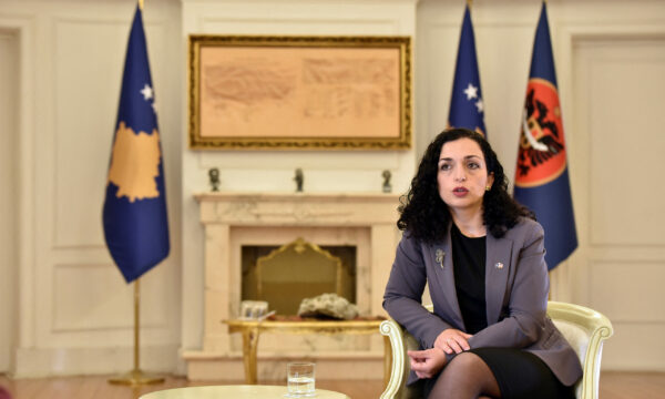 Presidenti i Hungarisë vjen në Kosovë, pritet nga Osmani
