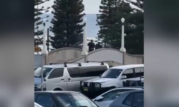 Të shtëna me armë në Sydney, të paktën 10 viktima