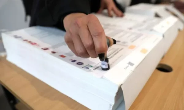 Përfundon afati për dorëzimin e listave: 24 subjekte politke me 1,181 kandidatë në garë për zgjedhjet e 28 dhjetorit