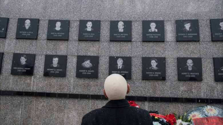 “Krejt kufomat ishin të ngrira” – dëshmi tronditëse 27 vjet pas masakrës së Reçakut