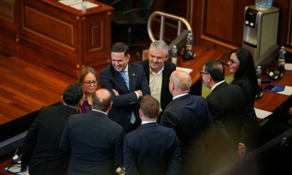 Hykmete Bajrami e konfirmon se e ka ofruar dorëheqjen, të njëjtën ia ka kërkuar Abdixhikut: Është standard i LDK’së
