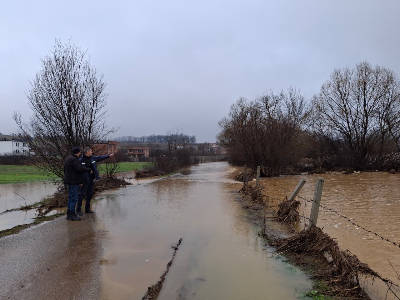 Në disa akse rrugore në Malishevë, komunikacioni është i vështirësuar