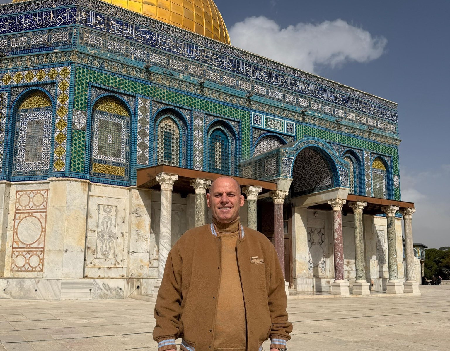 Ramiz Lladrovci viziton Xhaminë Al-Aksa: Lutje për paqe, drejtësi dhe ndaljen e padrejtësive