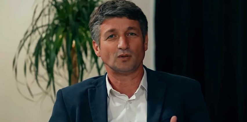 Komisionerët që ngulfasin demokracinë