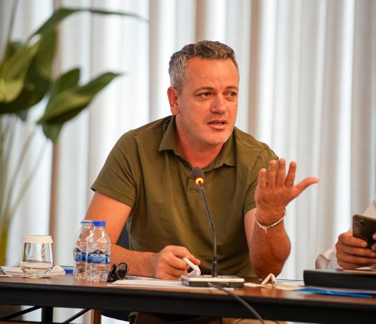 Votëbesimi ndaj Abdixhikut dhe kandidatura e Hotit, çfarë pozicioni do të mbajë Arben Gashi