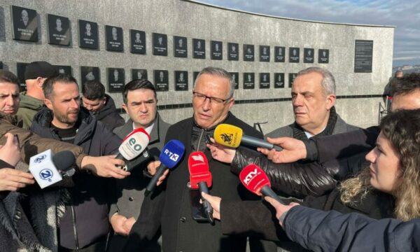 Hamza në Reçak: Falë sakrificës e gjakut të të rënëve, gëzojmë lirinë