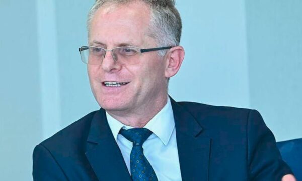 “Takime të suksesshme në Bruksel”, Bislimi paralajmëron lëvizje tjera në dialog me Serbinë pas formimit të Qeverisë