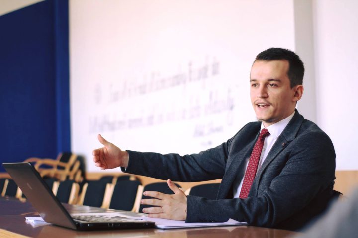 Cakolli: Manipuluesit e votave duhet të përfundojnë në burg, pa përjashtim