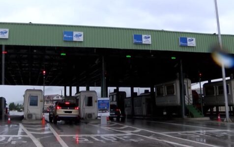 Kosovarët “pushtojnë” Shqipërinë: Mbi 4 milionë hyrje gjatë vitit 2025