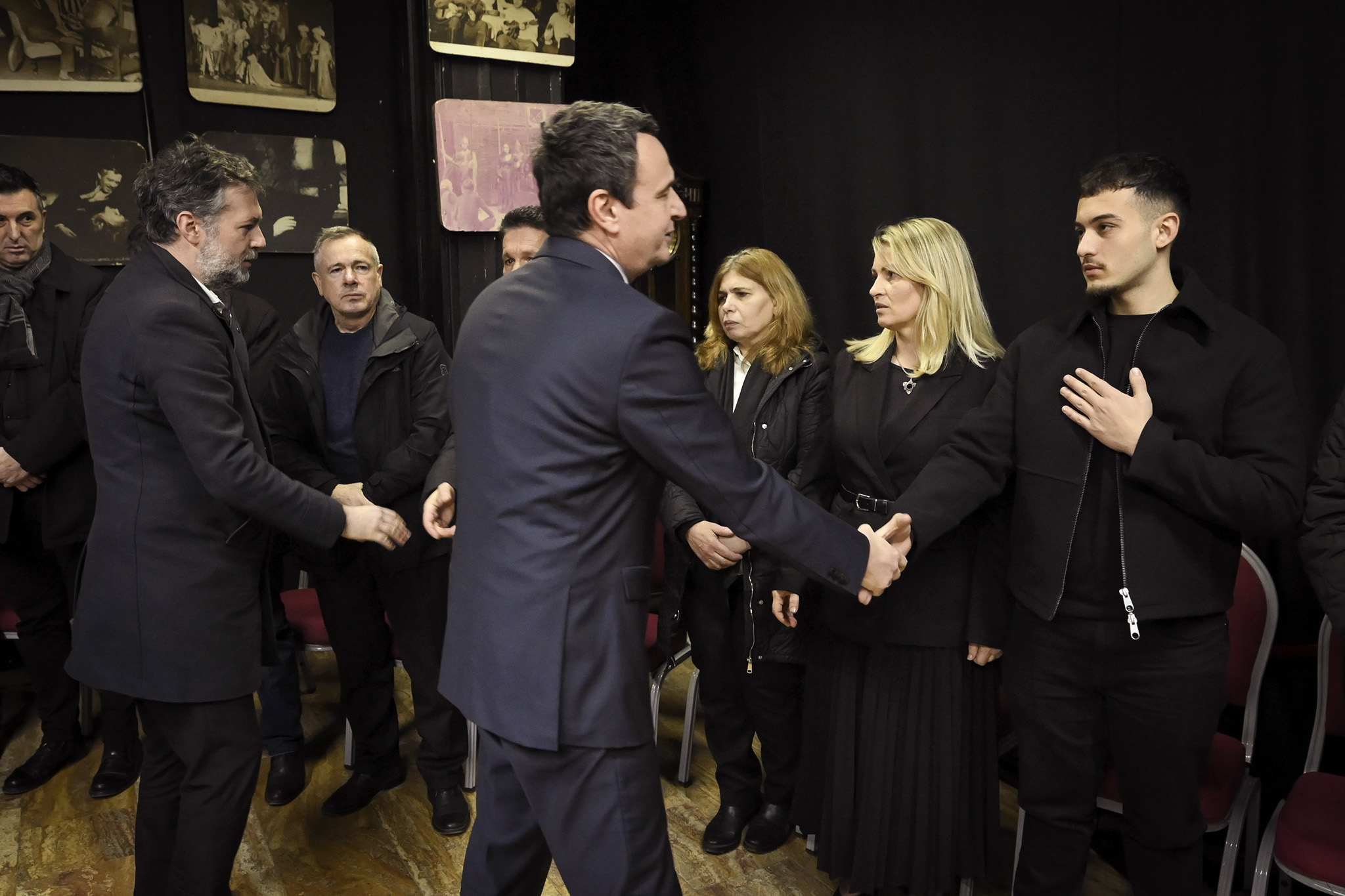 Kryeministri Kurti mori pjesë në mbledhjen komemorative për poetin Rushit Ramabaja
