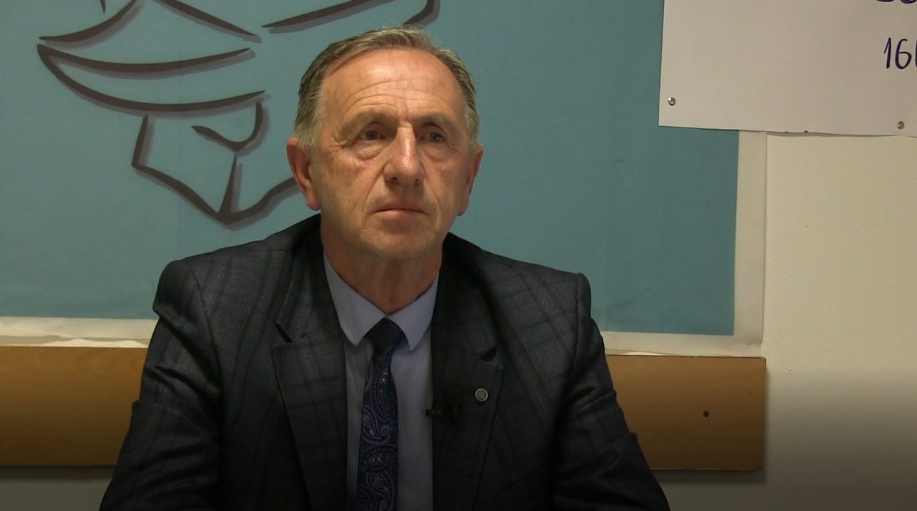 Azemi paralajmëron: Nëse qeveria nuk e stimulon barazimin e pagës, do të ndalim shërbimet