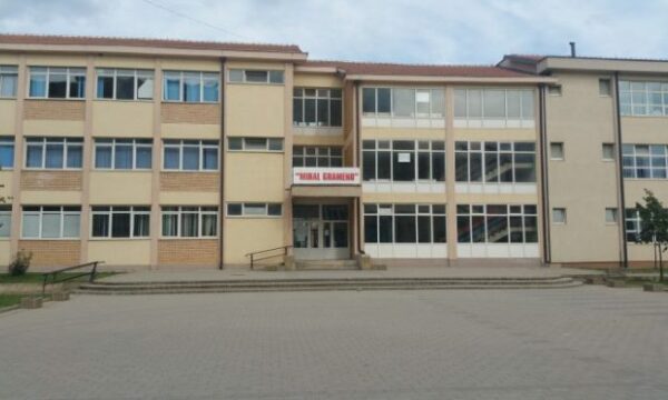 Në Fushë Kosovë të hënën nis mësimi që u shty për shkak të përmbytjeve