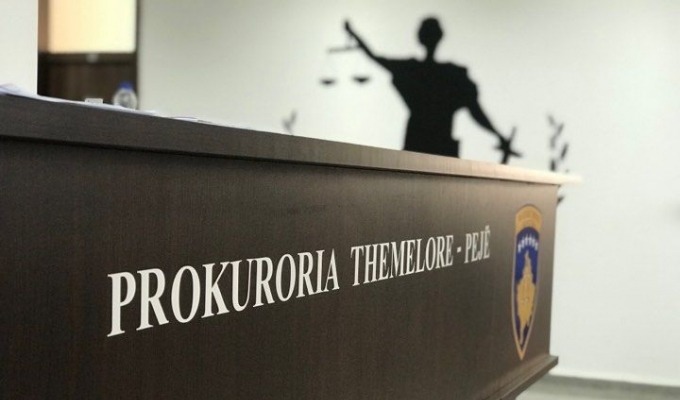 Prokuroria nis hetimet për një person të plagosur me armë zjarri në Pejë