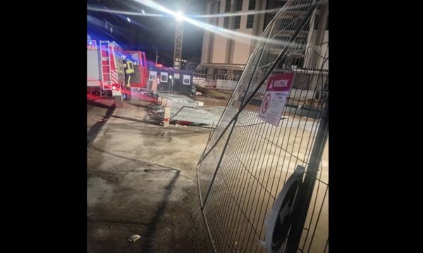 Erërat e forta shkaktojnë dëme materiale në disa zona të Prishtinës – pamje