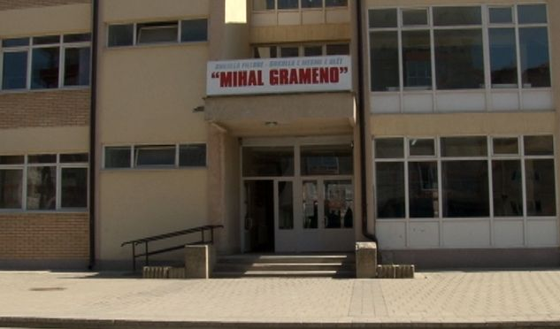 Shtyhet rikthimi në shkollë për nxënësit e “Mihal Grameno” në Fushë-Kosovë