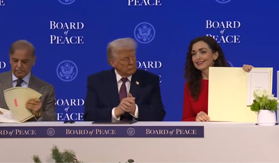 Osmani nënshkruan dokumentin për themelimin e Bordit të Paqes, bisedon me Trump