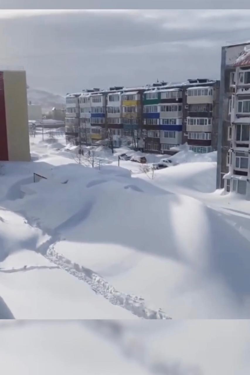 Reshjet masive të borës kanë goditur gadishullin Kamchatka në lindjen e largët të Rusisë