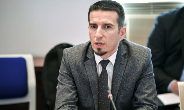 Avokati Zekaj: 35 të ndaluarit për rastin e BKS-së po mbahen pa vendim pas skadimit të afatit ligjor