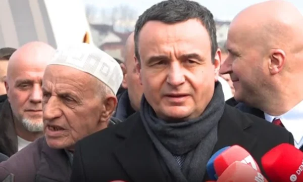 Plaku ndërpret liderët, ankohet se Reçaku është harruar