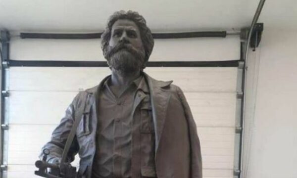 Komuna e Prishtinës hap konkurs për projektimin e Memorialit Përkujtimor “Adem Jashari”