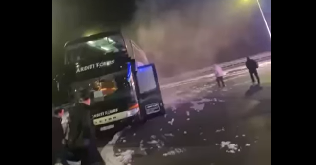 Zjarr në autobusin që po shkonte nga Kosova në Zvicër? Reagon kompania