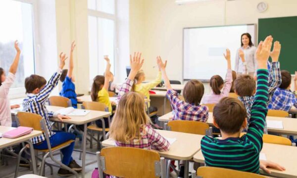 Austri: Pushime verore më të shkurtra për fëmijët me aftësi të dobëta në gjuhën gjermane