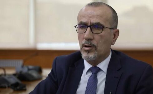 Haxhu: Votat me postë duhet t’i nënshtrohen ekspertizës forenzike grafologjike
