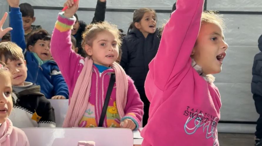 Fëmijët në Gaza kthehen në shkollë pas vitesh pa arsim formal
