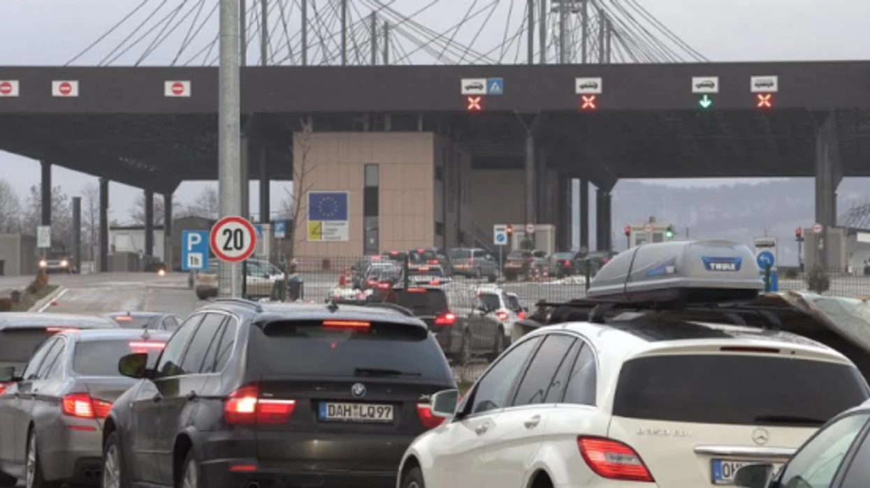 Kolona të gjata në Merdar, pritje afro 2 orë për të dalë nga Kosova