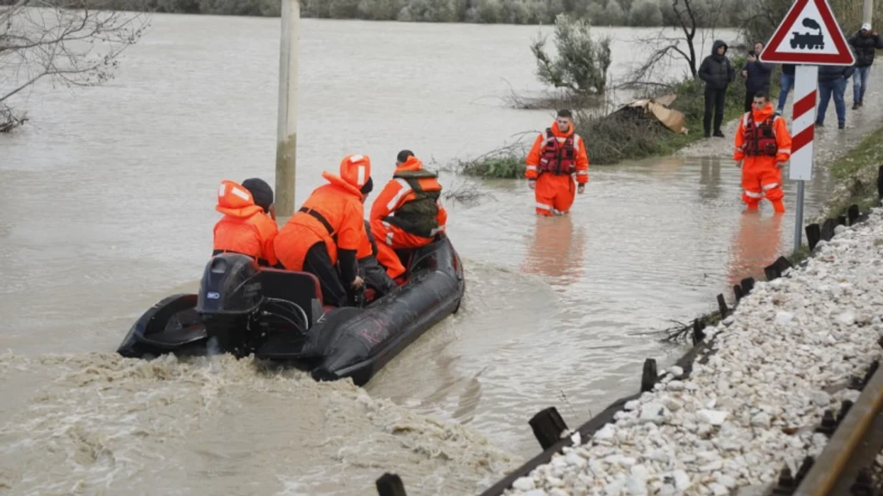 Lumi Erzen përmbyt Sukthin dhe Katundin e Ri, evakuohen 842 banorë