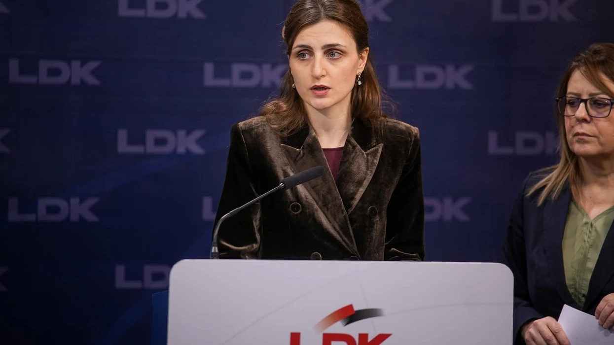 Reduktimet e rrymës, Ymeri nga LDK: Ndërkohë festohet 51 % me kryeministër, ministre e ZRRE në heshtje