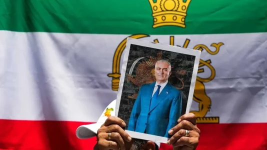 “Republika Islamike do të bjerë”, vjen reagimi i Princit të kurorës së Iranit